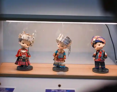 新大众文艺多彩新表达｜从《图话贵州》到“百服图”，她用插画展现贵州